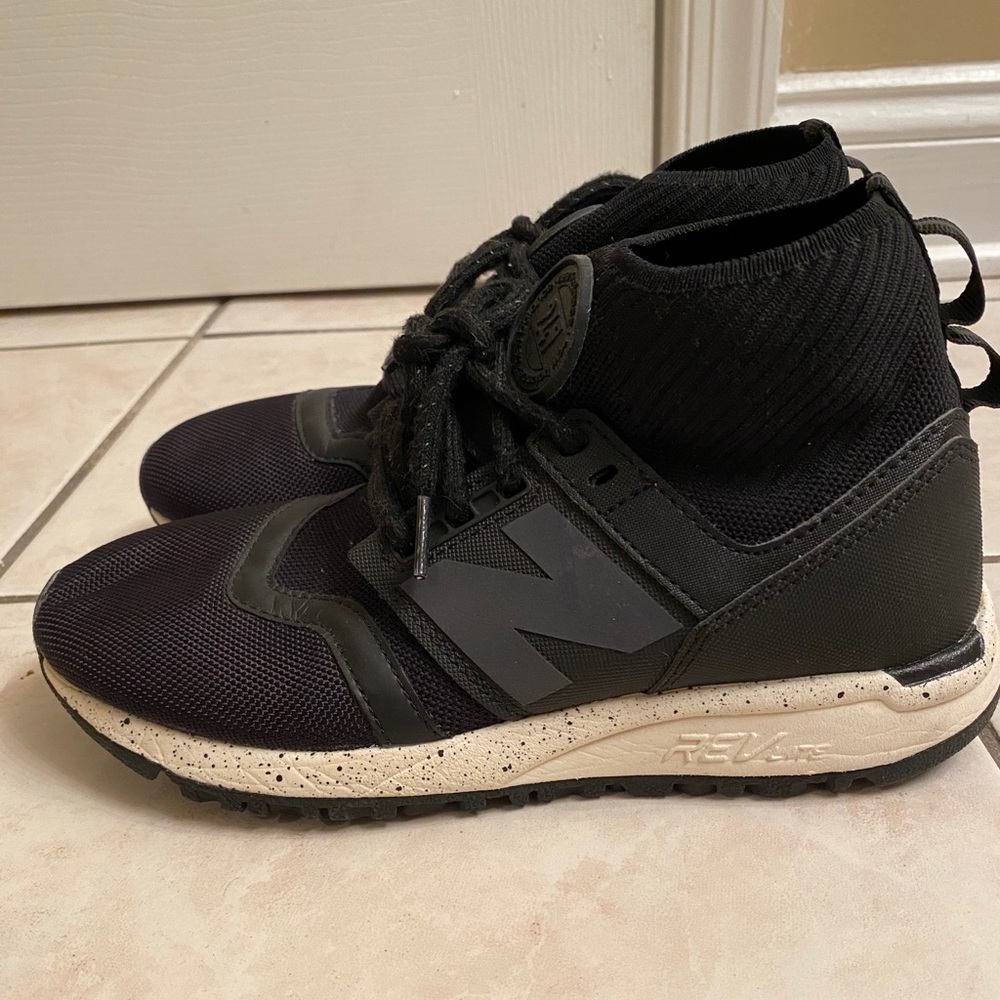 New Balance 247 Mid